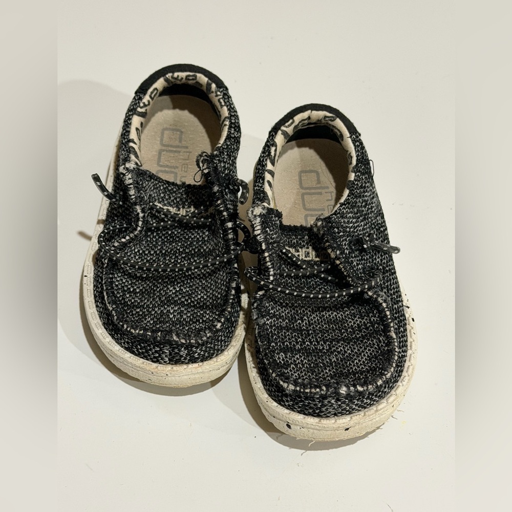 Hey Dude Wally Black & White Bay Toddler Size 6